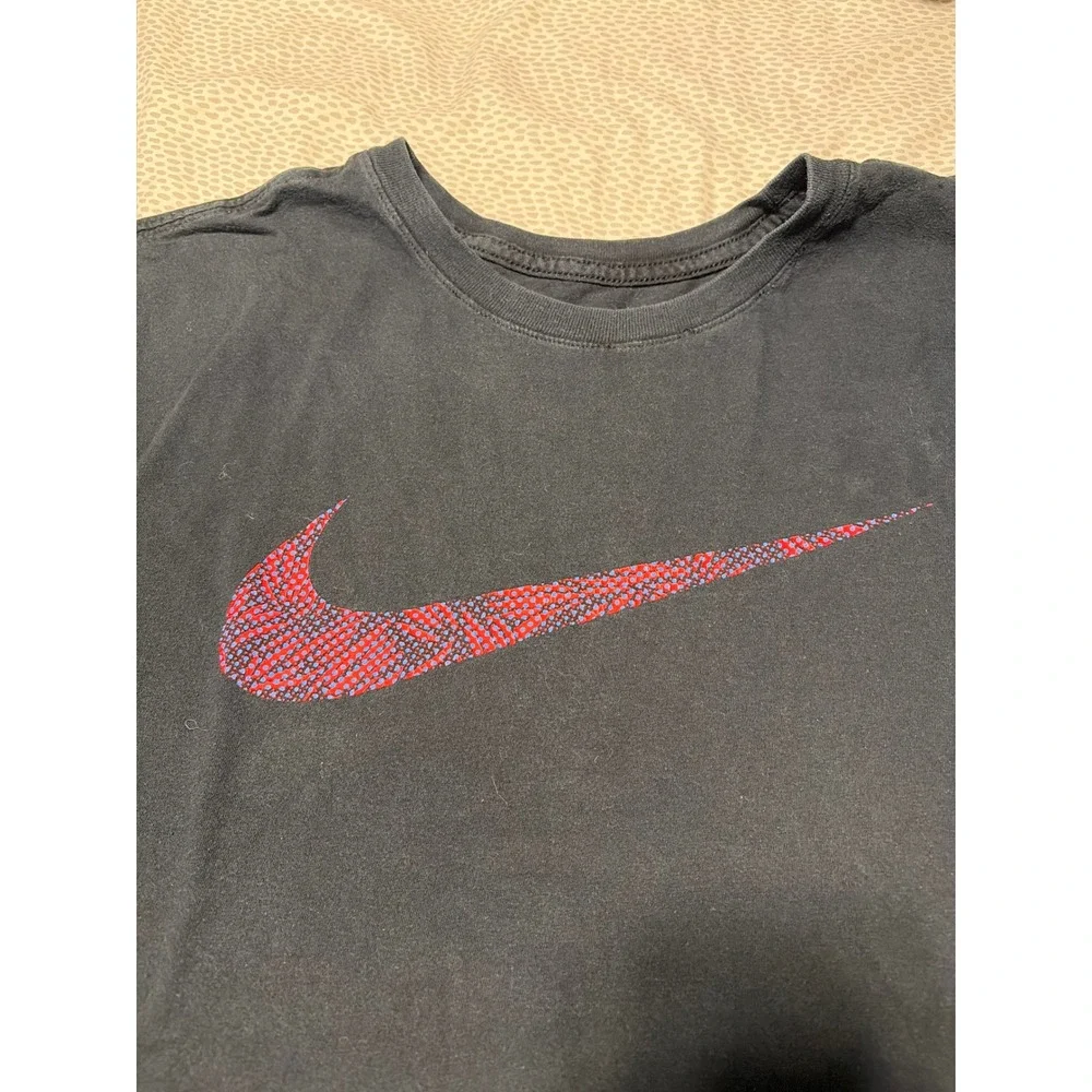 Nike Mens Athletic Cut Swoosh‎ Graphic T-Shirt Black Red Blue XL Short Sleeve